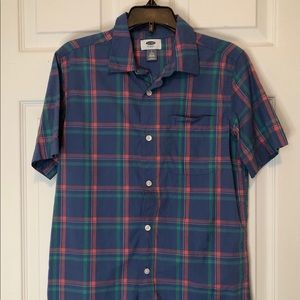 Old navy button up top